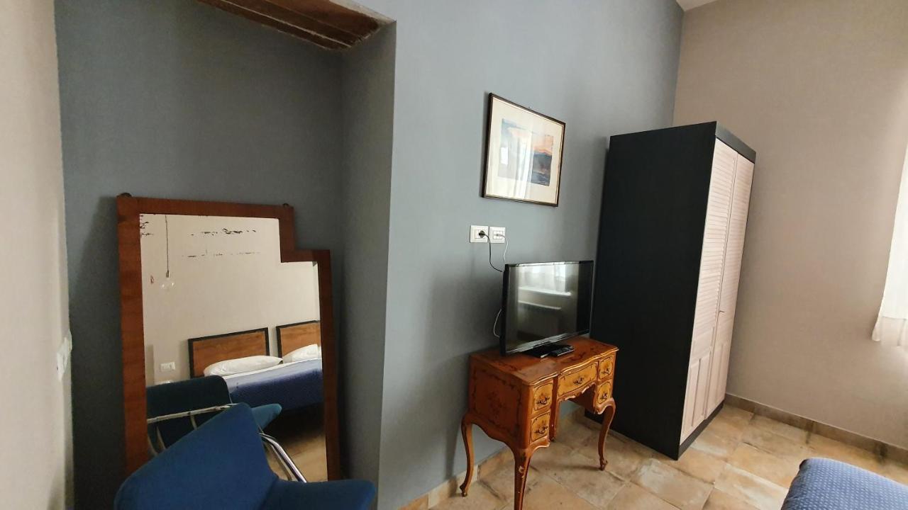 Apartamento Il Miracolo Casa Nápoles Exterior foto